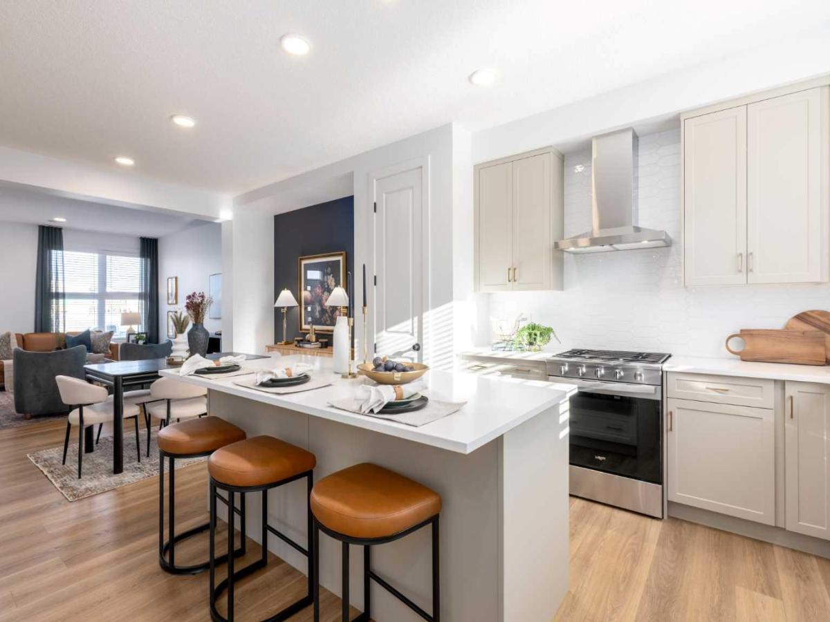 Calgary Homes from $500k to $600k MLS #A2349737 image #0