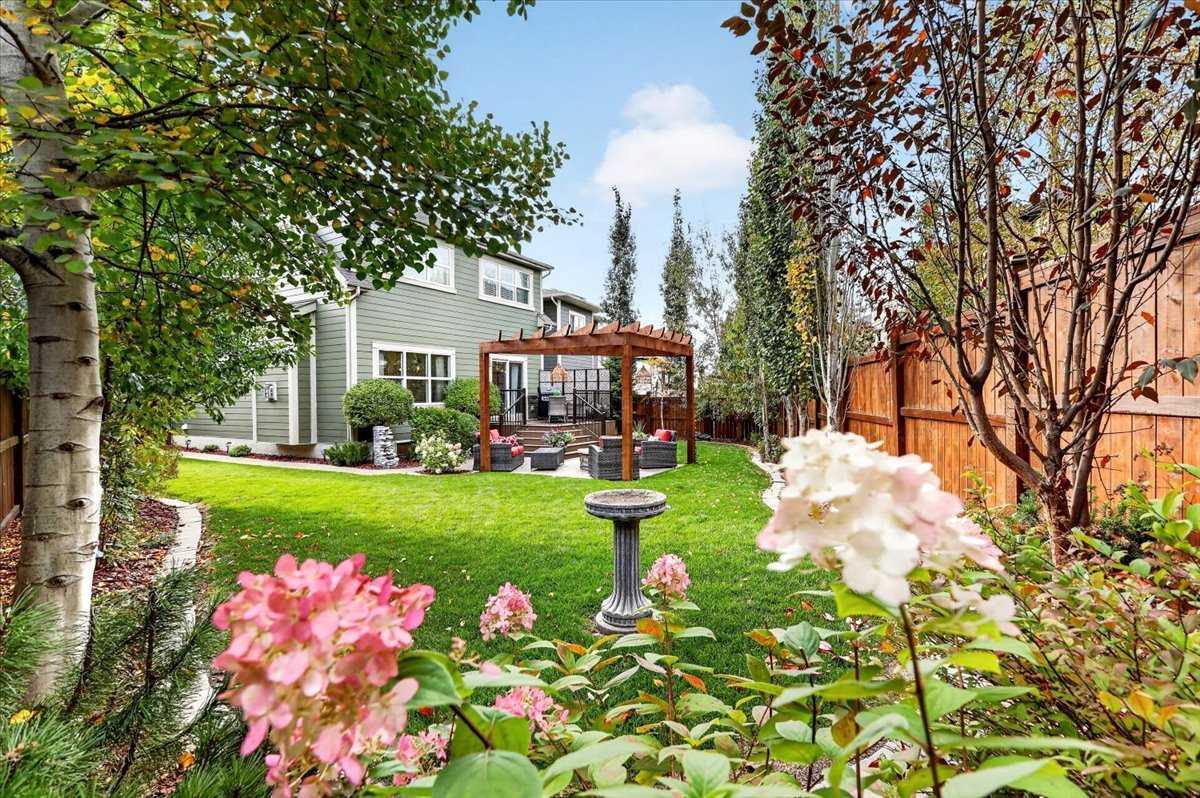 66 Masters Villas SE Calgary AB T3M 2N4 | MLS #A2349949 MLS #A2349949 image #0