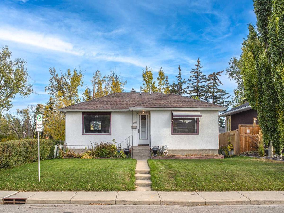 1836 13 Avenue NW Calgary AB T2N 1L3 | MLS #A2350385 MLS #A2350385 image #0