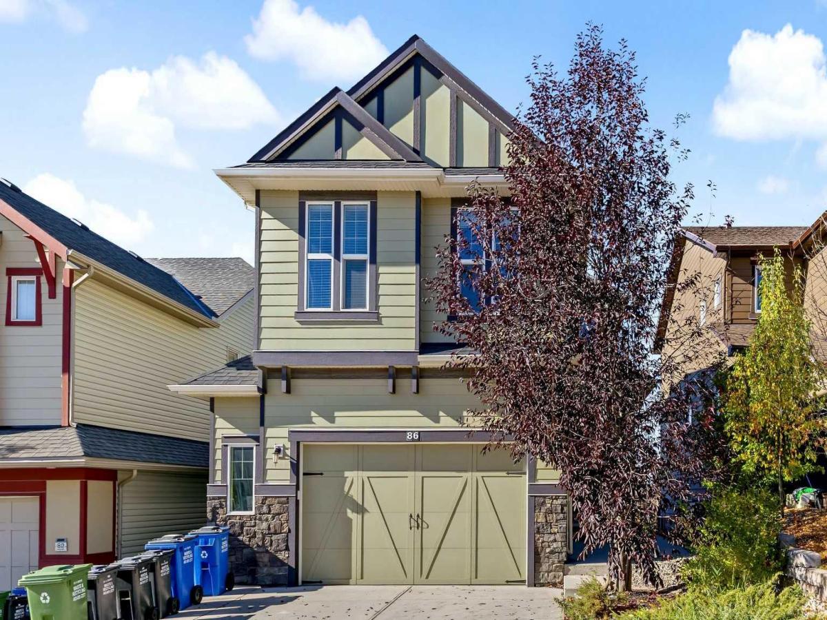 86 Heritage View Cochrane AB T4C 0G5 | MLS #A2350584 MLS #A2350584 image #0