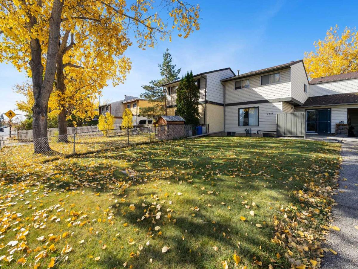 309 44 Street SE Calgary AB T2A 3E3 | MLS #A2350874 MLS #A2350874 image #0