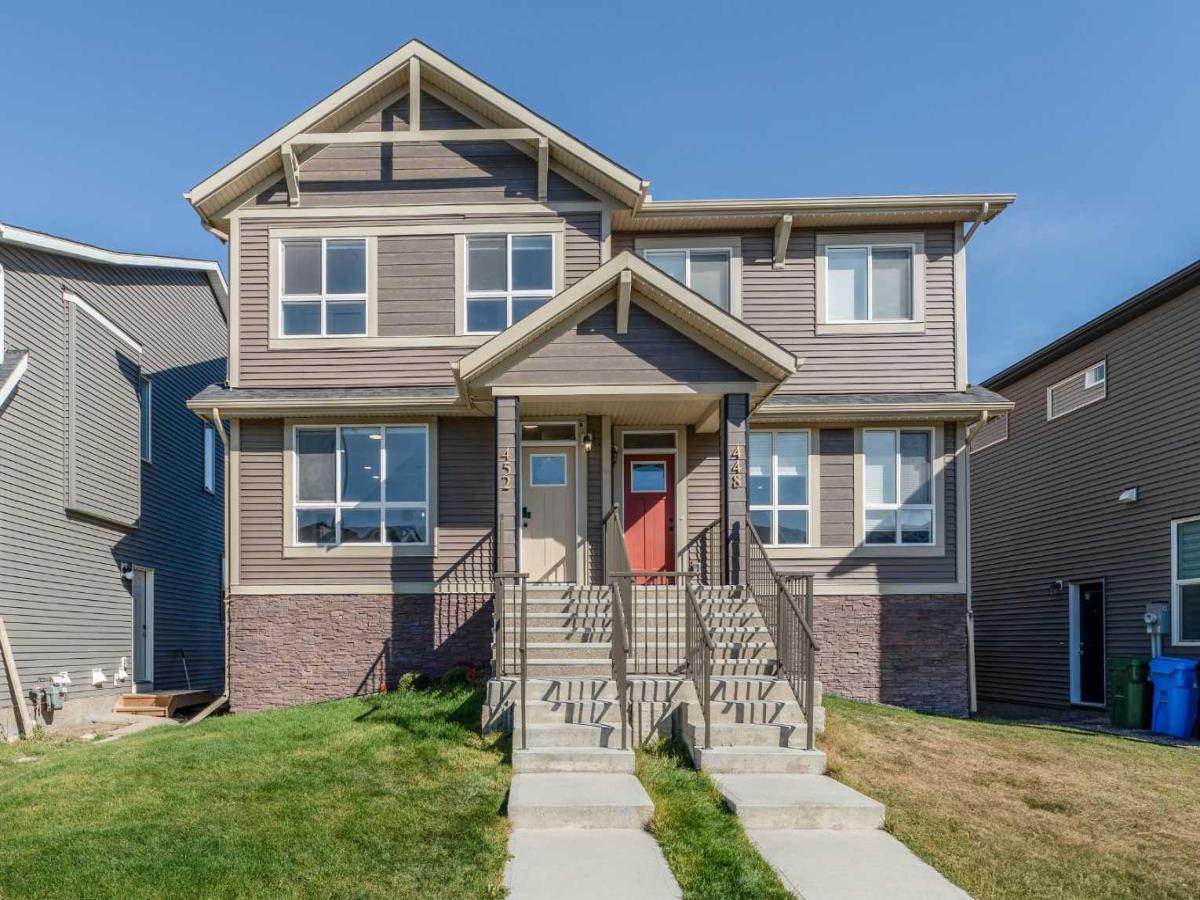 452 Tekarra Drive NW Calgary AB T3R 2E9 | MLS #A2351277 MLS #A2351277 image #0