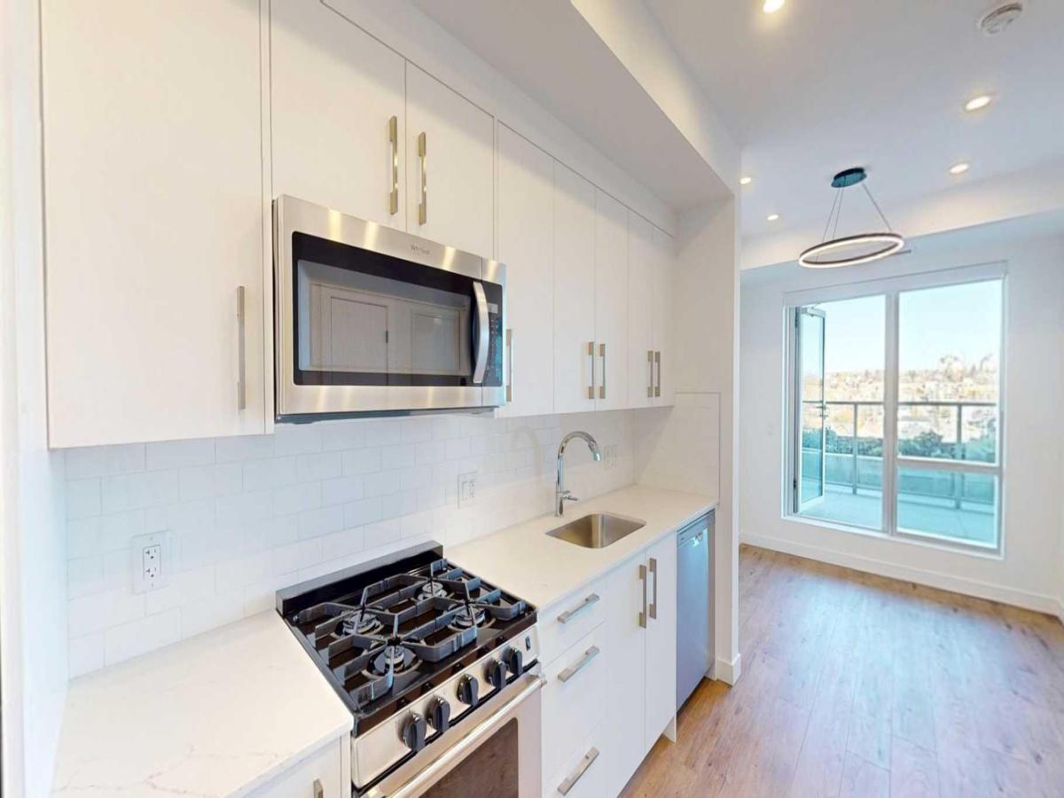 743, 110 18A Street NW Calgary AB T2N 5G5 | MLS #A2351521 MLS #A2351521 image #0