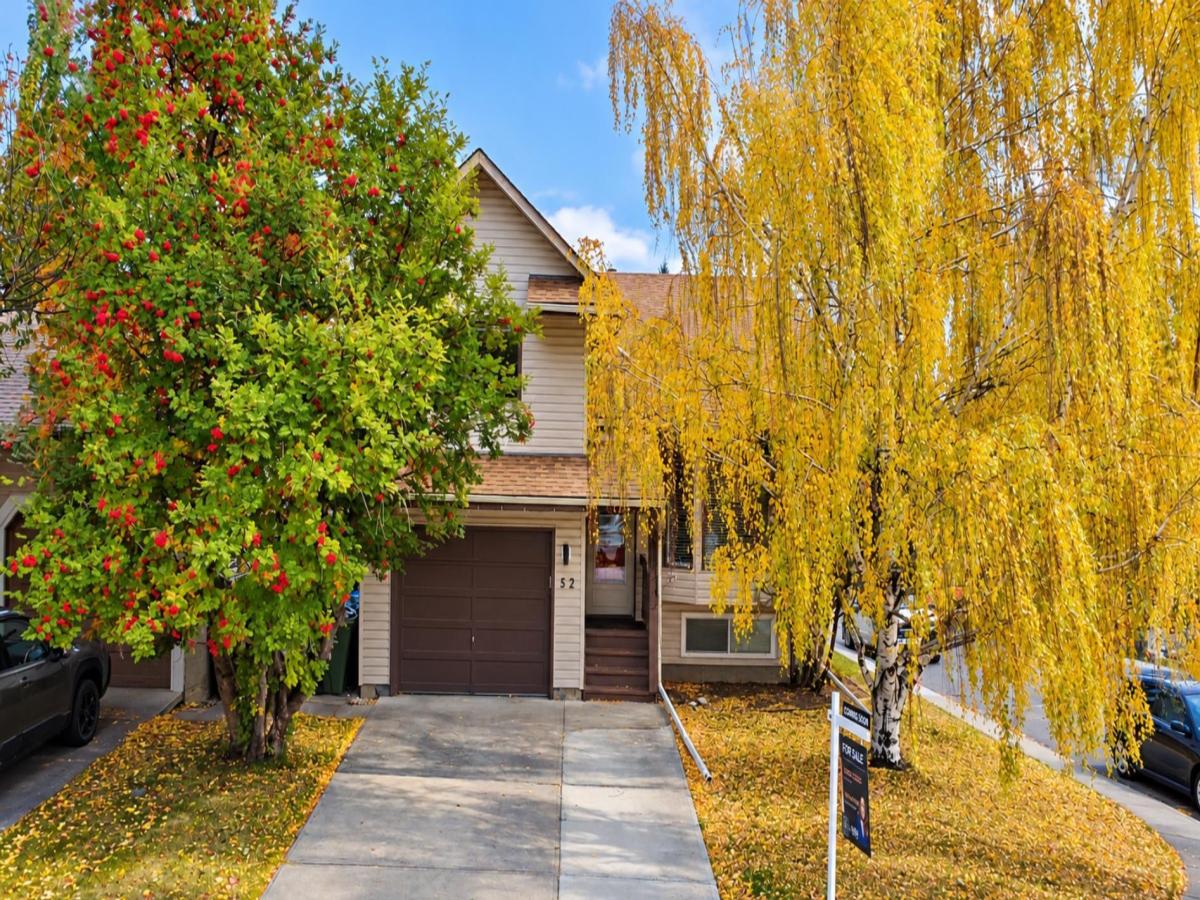 52 Cedargrove Way SW Calgary AB T2W 4V2 | MLS #A2351881 MLS #A2351881 image #0