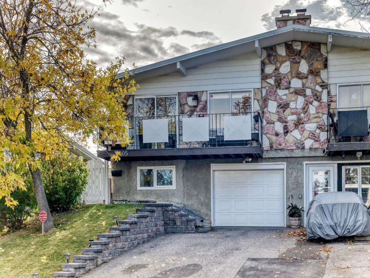 1005 Hunterhaven Road NW Calgary AB T2K 4K4 | MLS #A2352262 MLS #A2352262 image #0