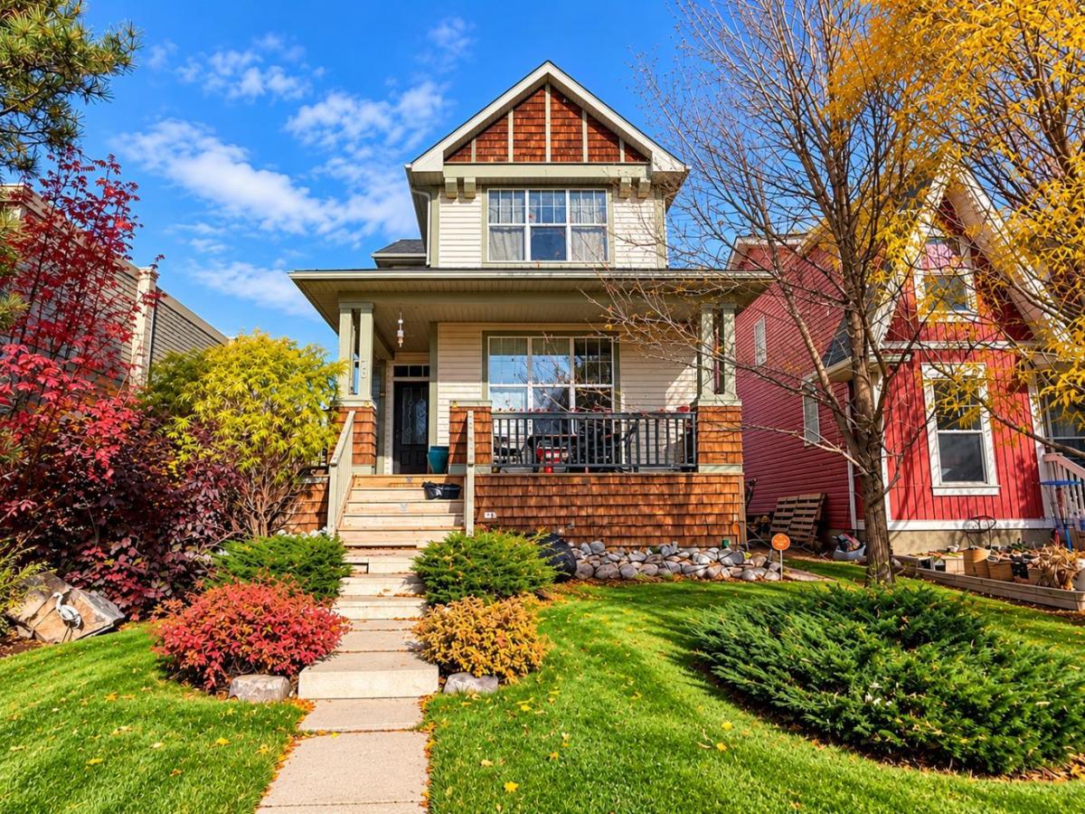 Calgary Homes from $500k to $600k MLS #A2353209 image #0