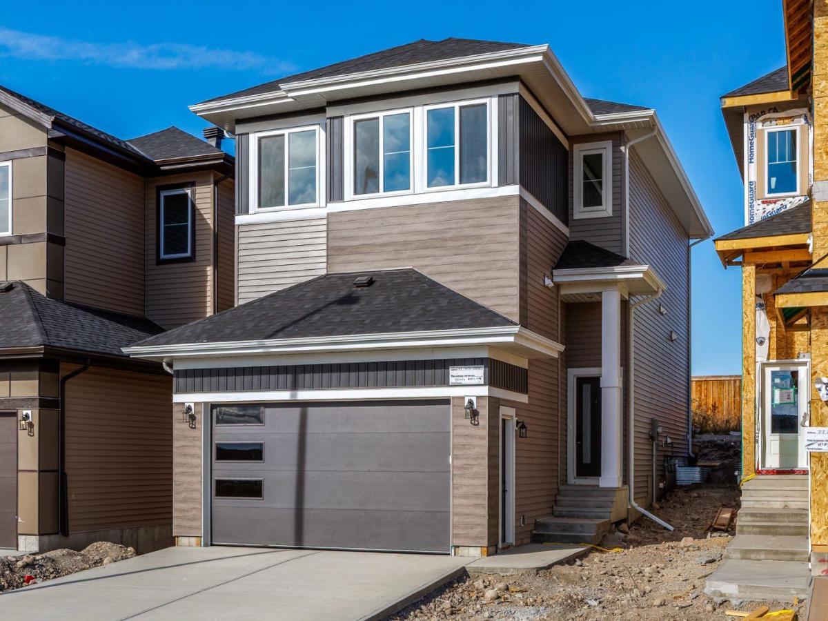 73 Topaz Place Cochrane AB T4C 3P1 | MLS #A2353241 MLS #A2353241 image #0