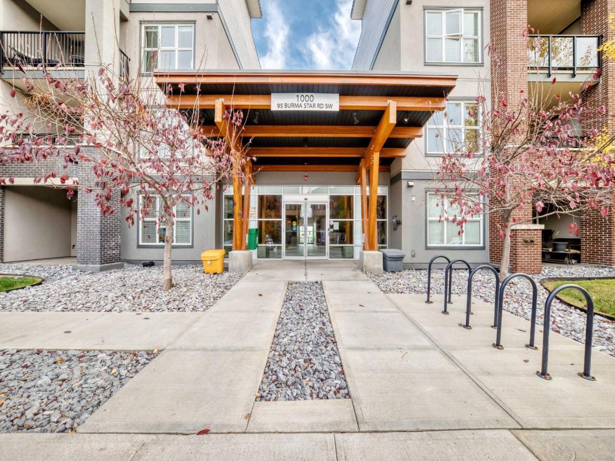 1205, 95 Burma Star Road SW Calgary AB T3E 8A9 | MLS #A2353377 MLS #A2353377 image #0