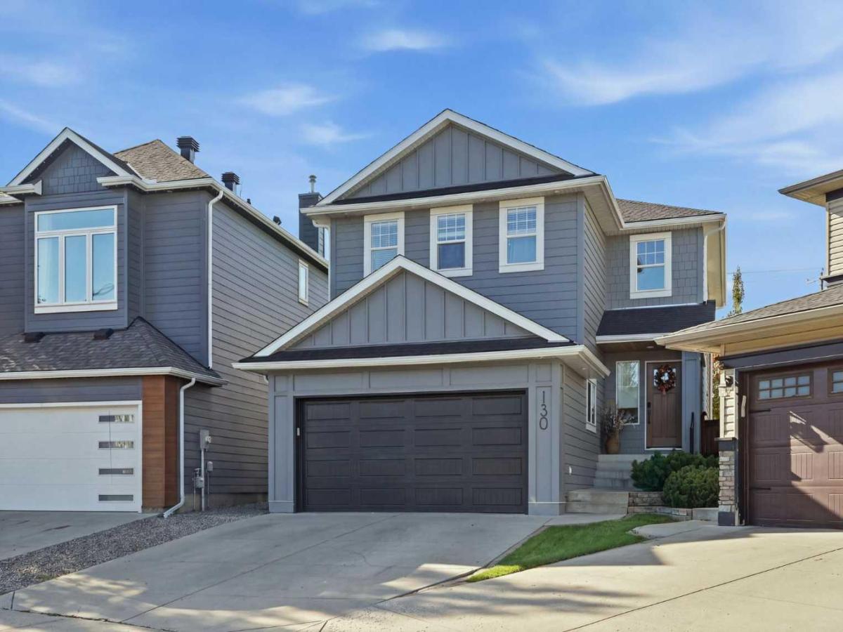 Calgary Homes from $700k to $800k MLS #A2353408 image #0