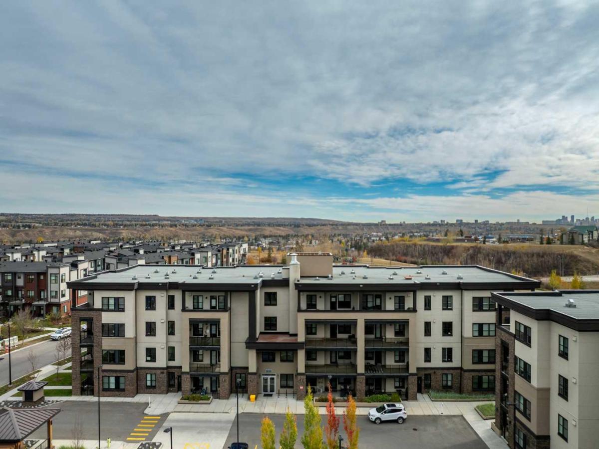 Calgary Homes from $600k to $700k MLS #A2353411 image #0