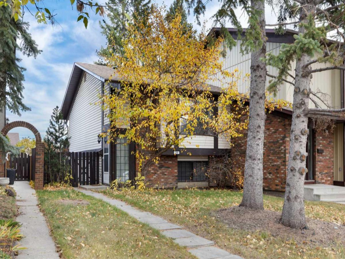 Semi-Detached (Half Duplex) MLS #A2353669 image #0
