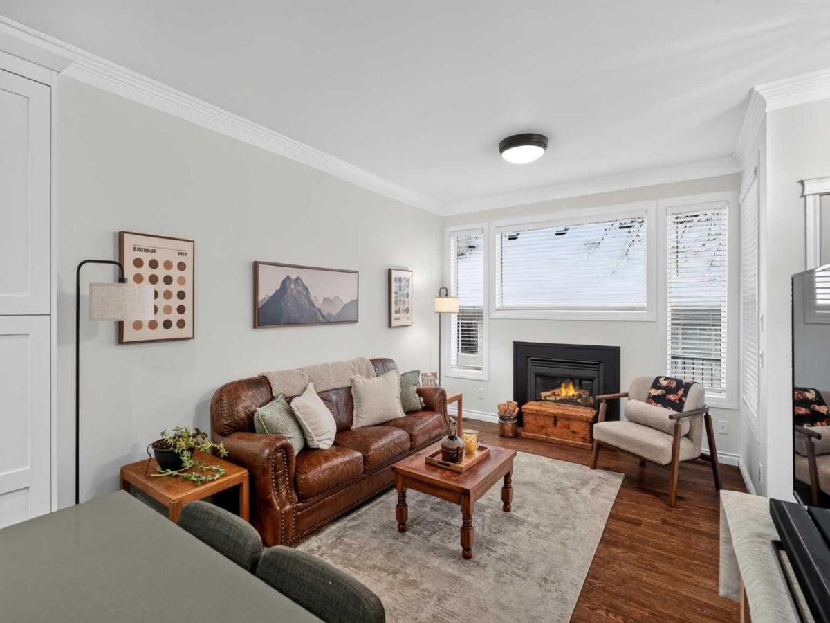37 Prestwick Park SE Calgary AB T2X3V3 | MLS #A2354119 MLS #A2354119 image #0