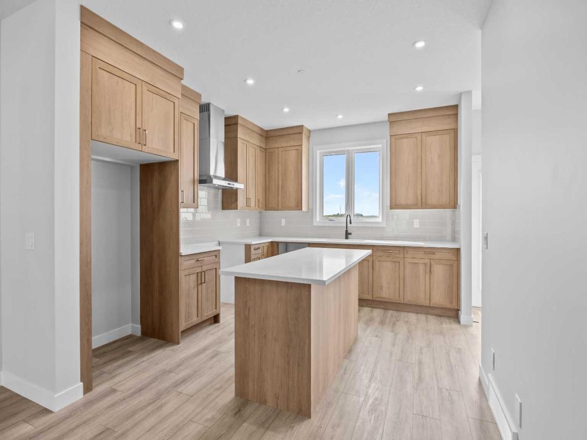 Hotchkiss MLS #A2354202 image #0