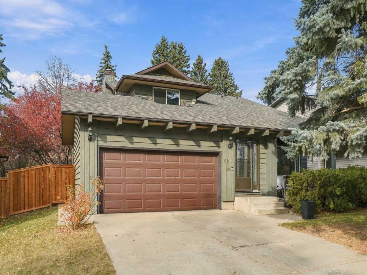 88 Deermeade Road SE Calgary AB T2J 5Z5 | MLS #A2354388 MLS #A2354388 image #0