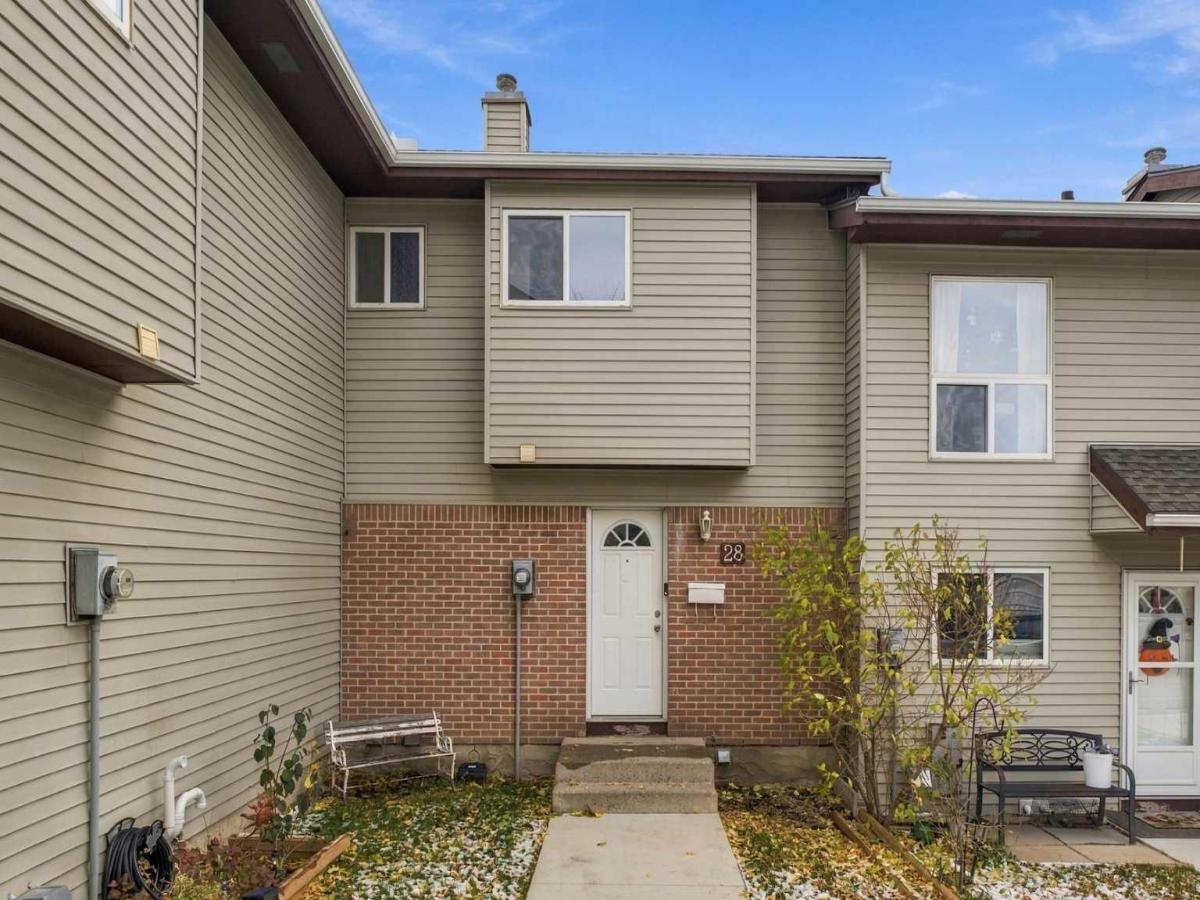 28, 64 Whitnel Court NE Calgary AB T1Y 5E3 | MLS #A2355317 MLS #A2355317 image #0