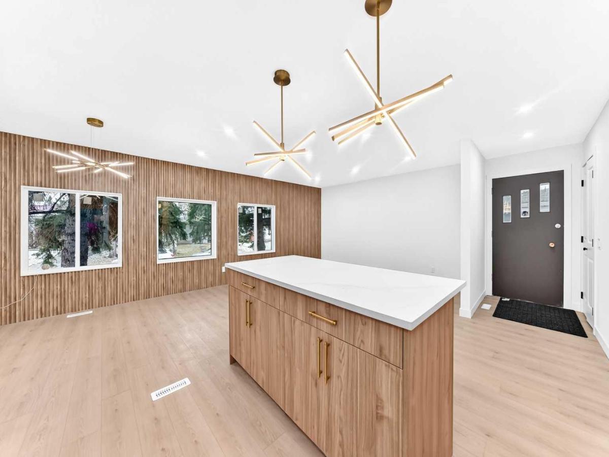 619 Penbrooke Road SE Calgary AB T2A 3S9 | MLS #A2355540 MLS #A2355540 image #0