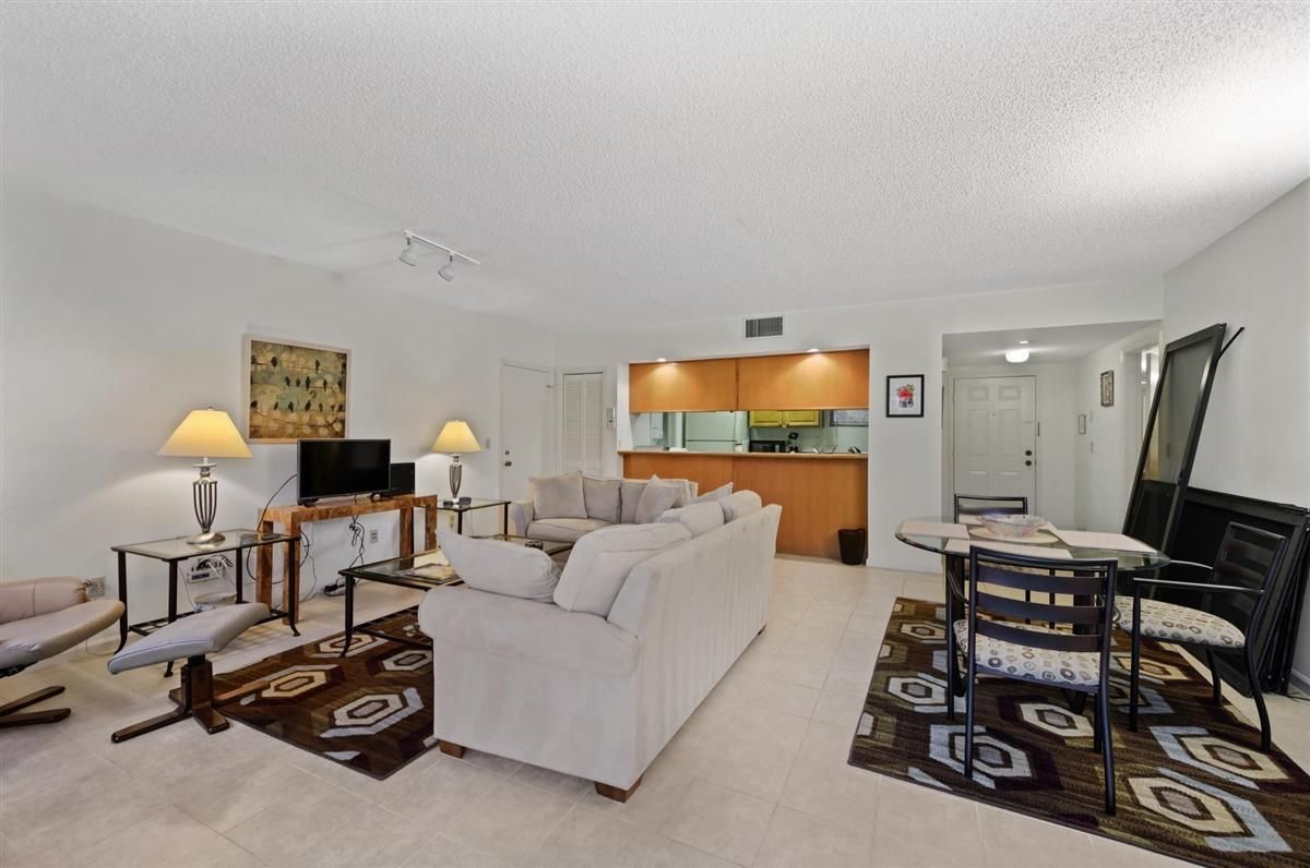 MLS #RX-10640947 image #0