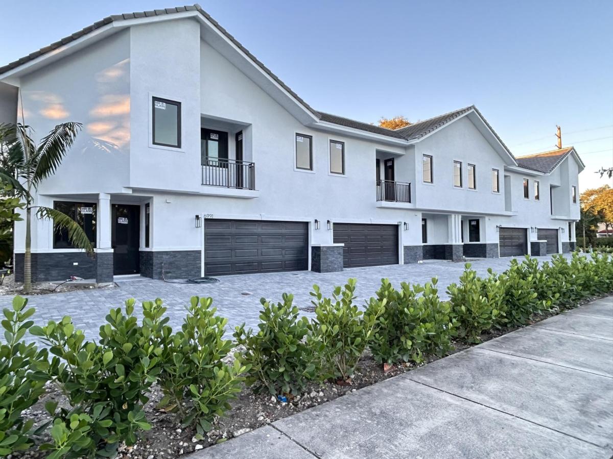 MLS #RX-10980495 image #0