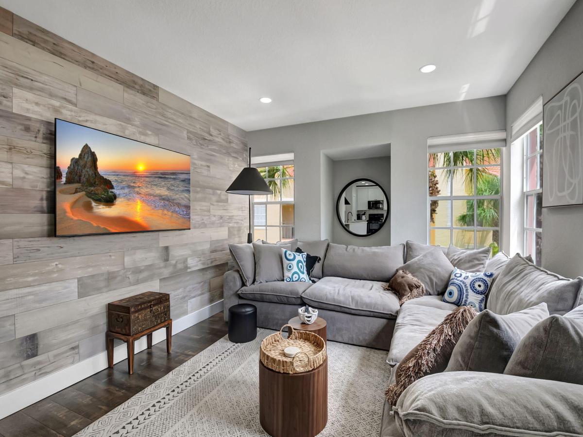 MLS #RX-11013832 image #0