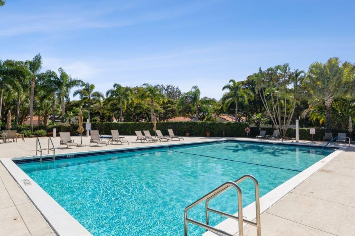 MLS #RX-11021132 image #0