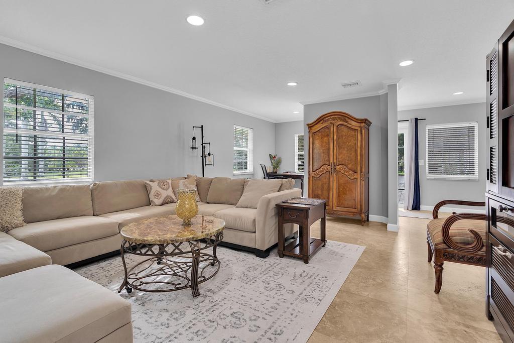 MLS #RX-11042193 image #0