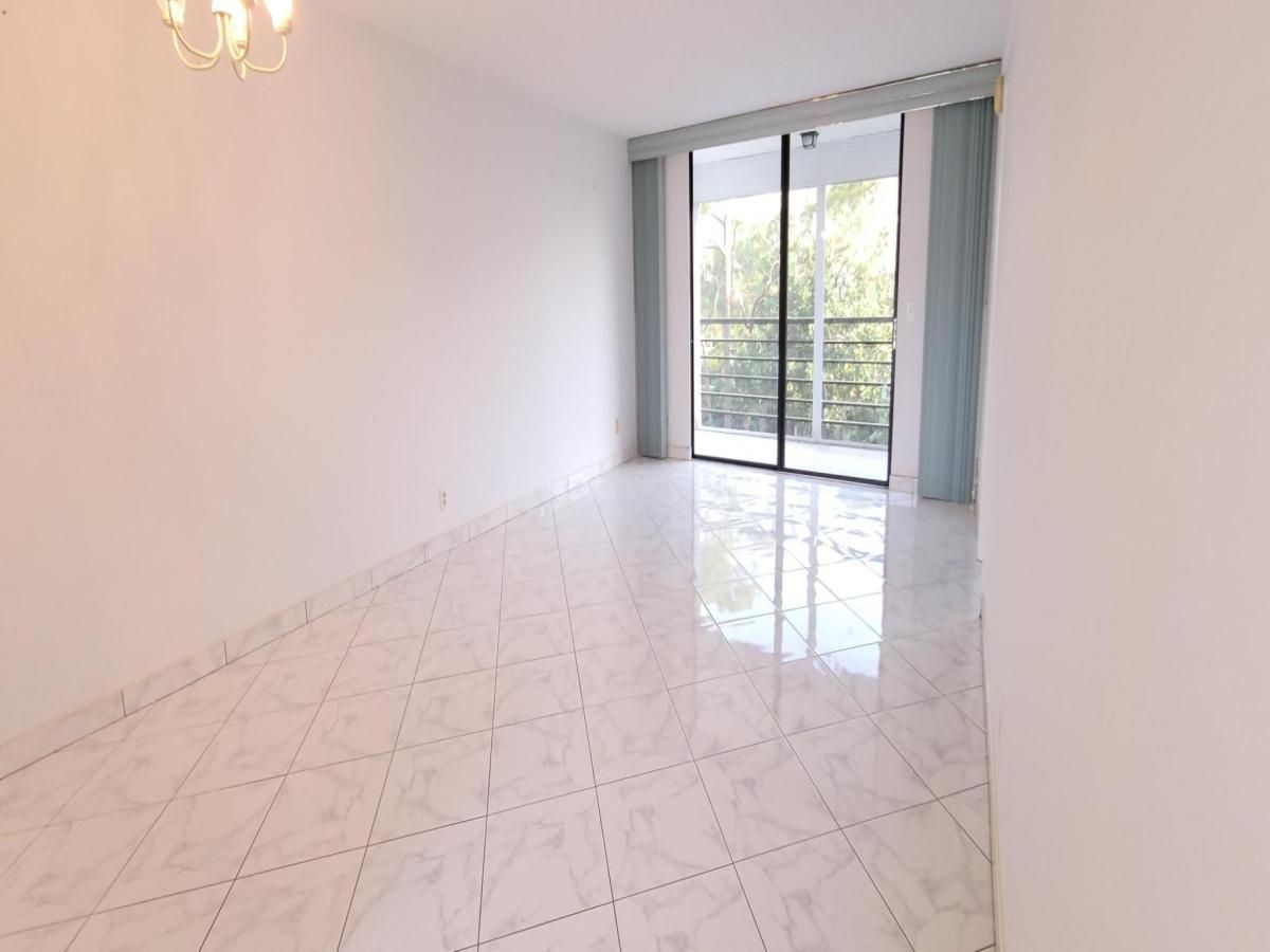 MLS #RX-11042623 image #0