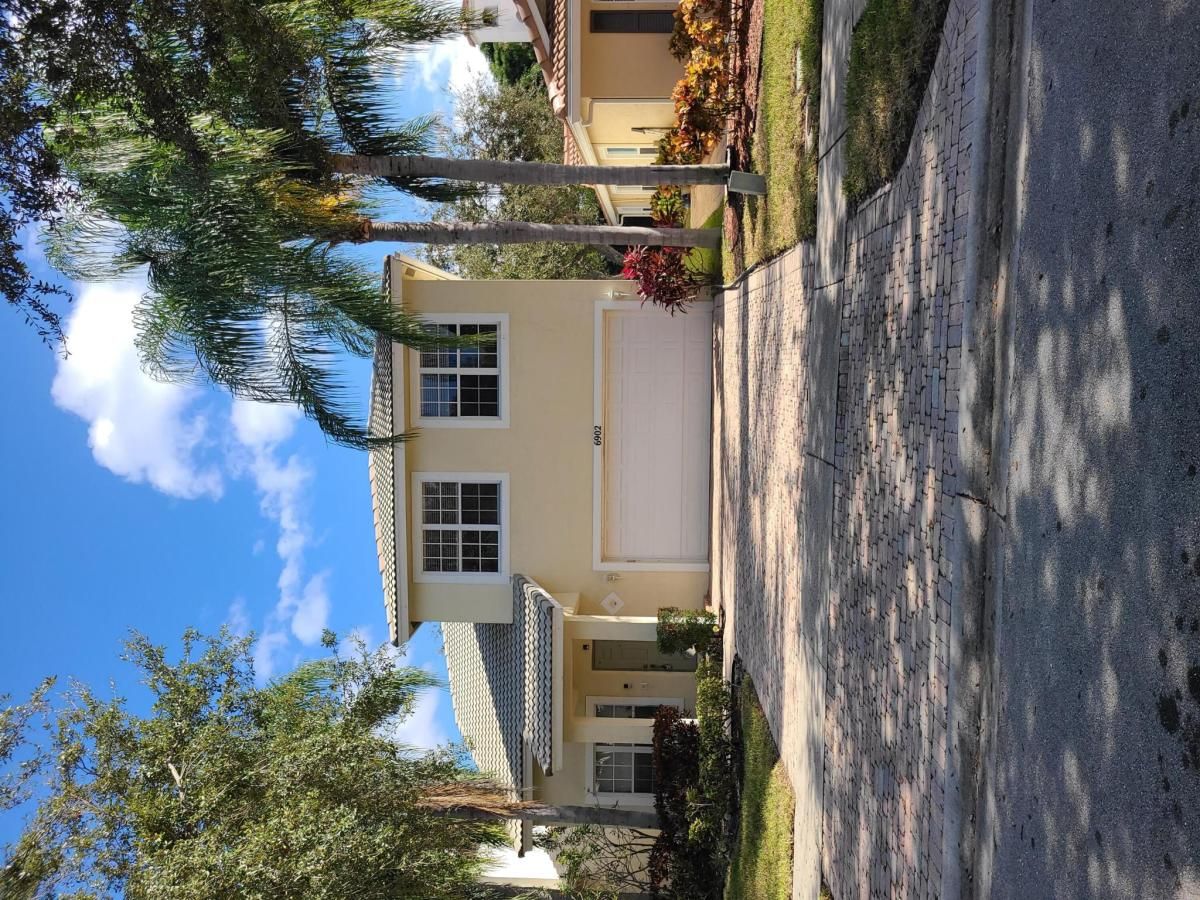 MLS #RX-11043892 image #0
