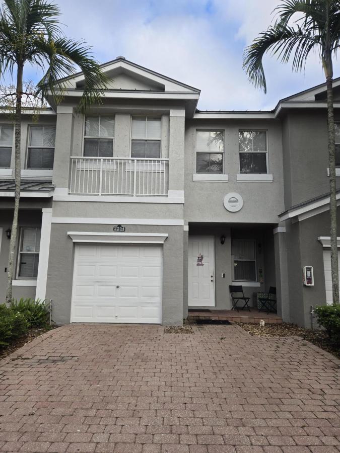 MLS #RX-11056136 image #0