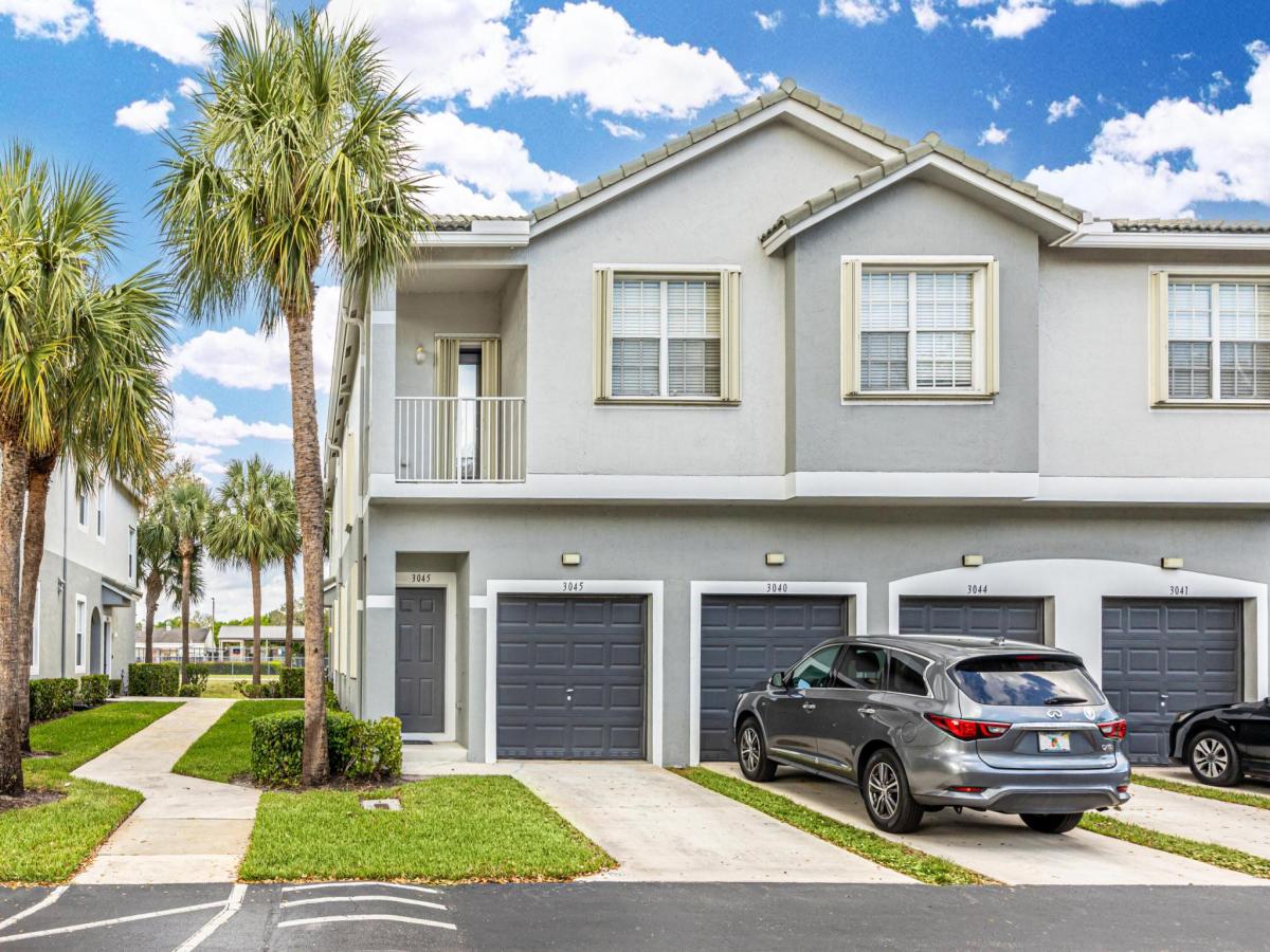 MLS #RX-11070019 image #0