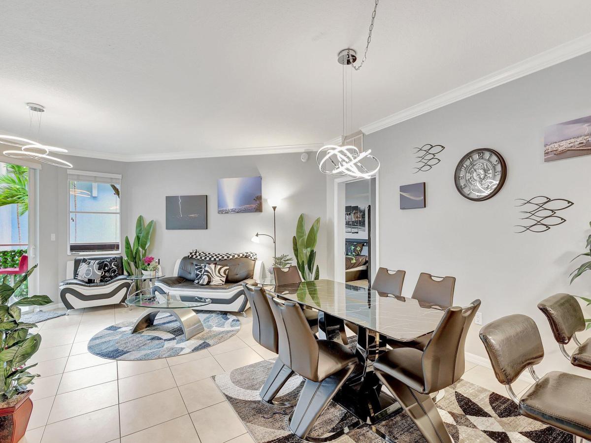 MLS #RX-11061729 image #0