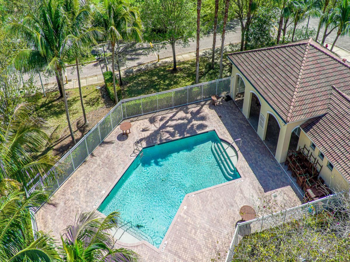 MLS #RX-11077734 image #0