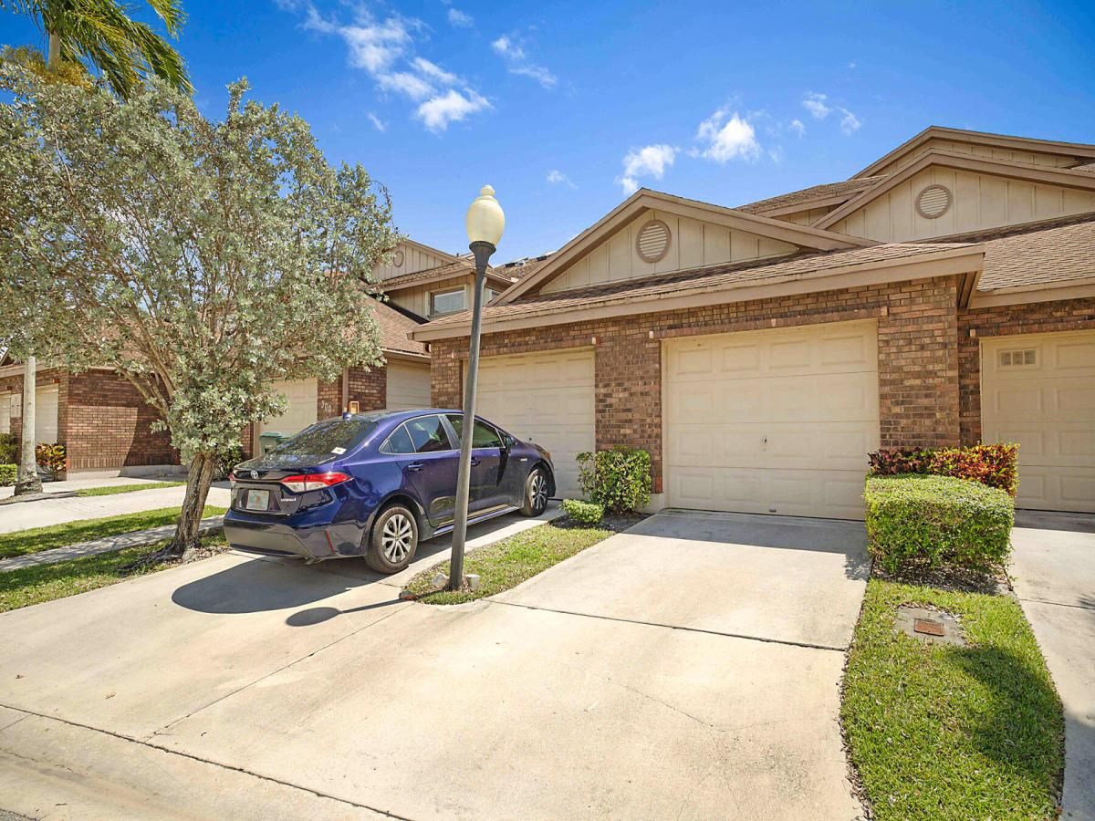 MLS #RX-11082076 image #0