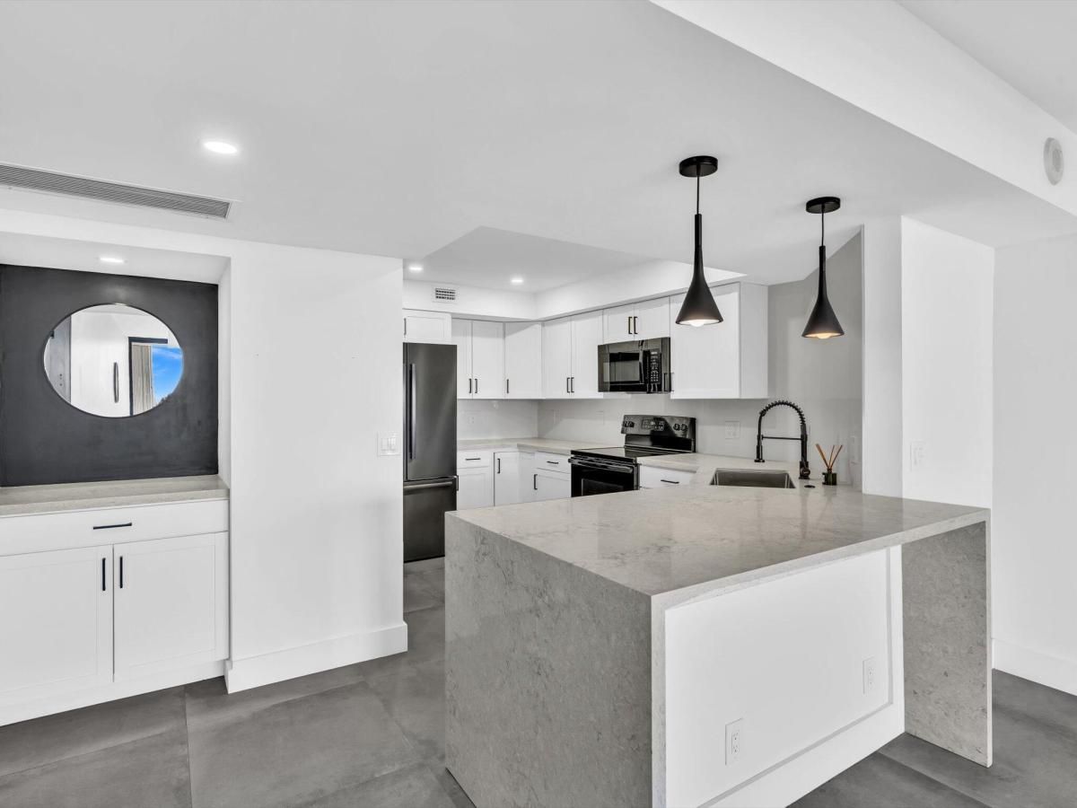 MLS #RX-11082807 image #0