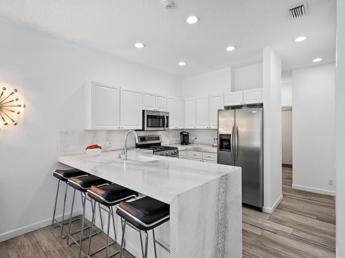 MLS #RX-11094476 image #0