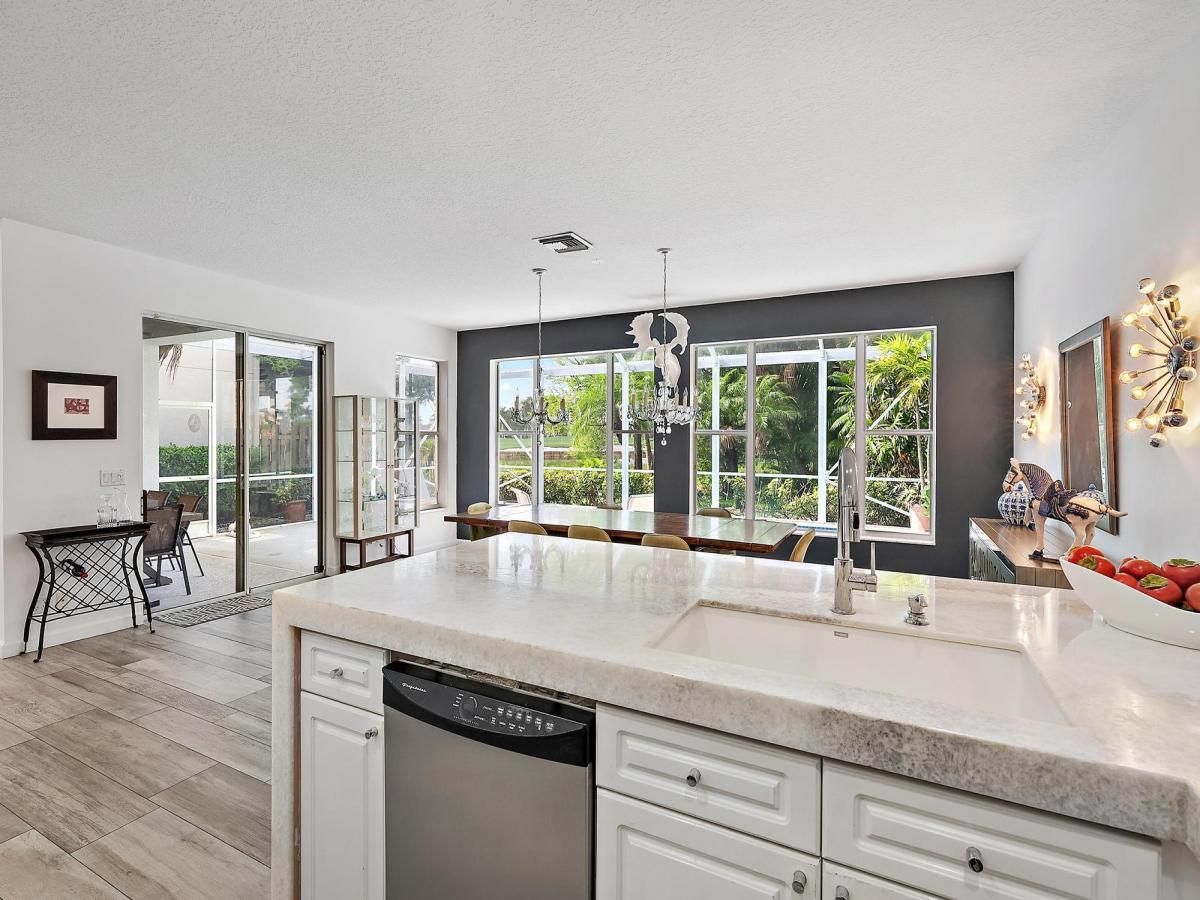 MLS #RX-11094477 image #0