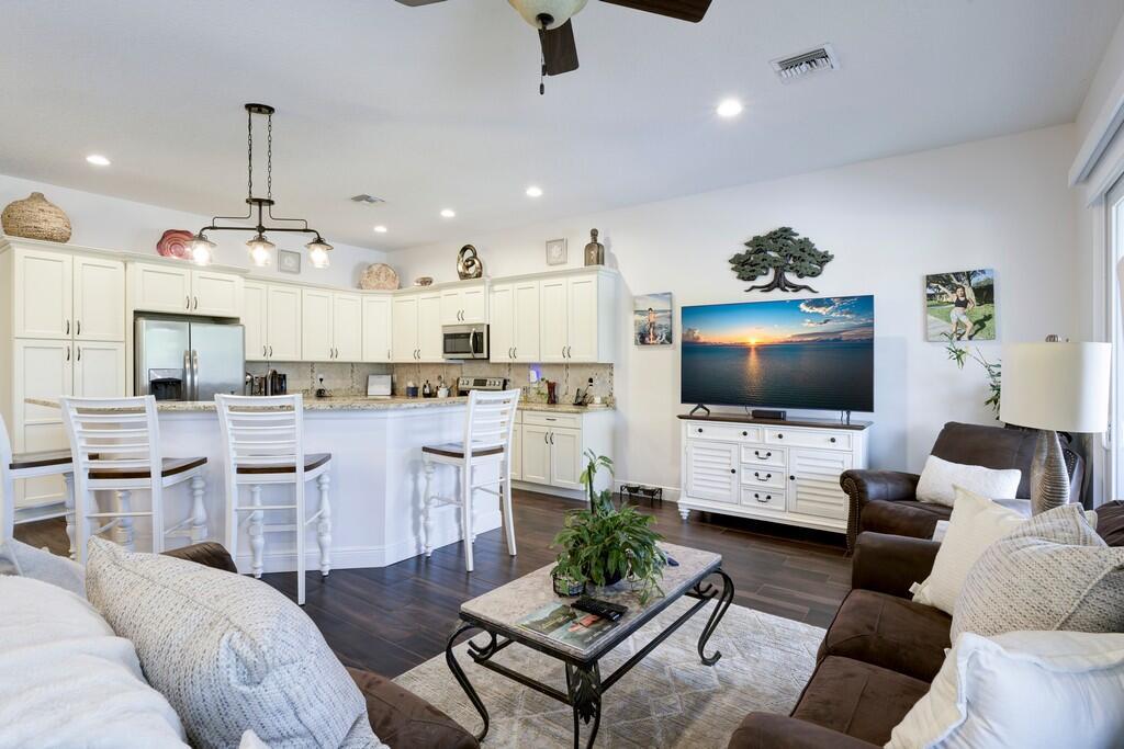 MLS #RX-11097329 image #0