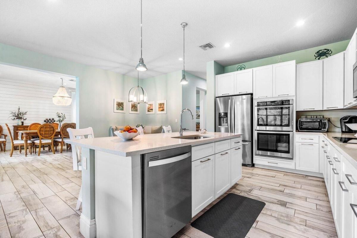 MLS #RX-11100480 image #0