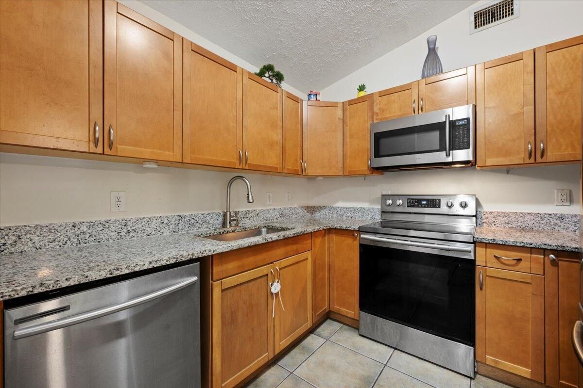 MLS #RX-11101121 image #0