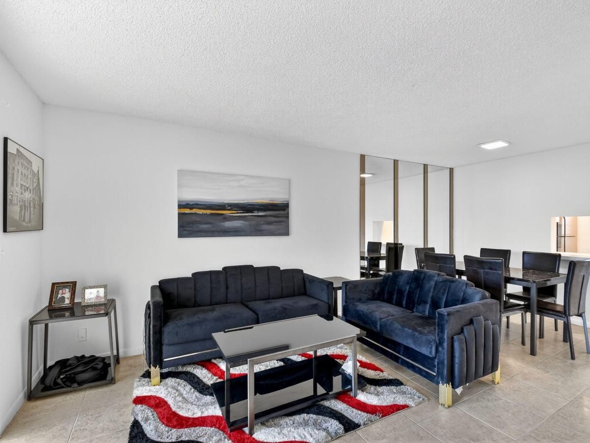 MLS #RX-11101610 image #0