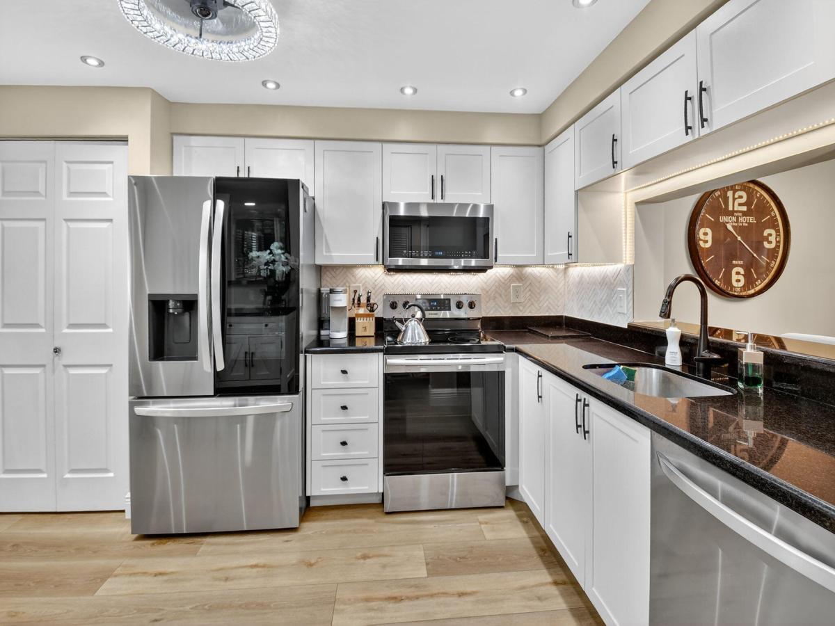 MLS #RX-11103179 image #0