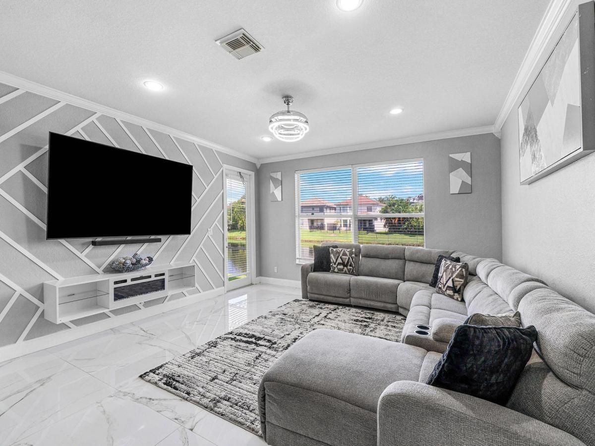 MLS #RX-11104504 image #0