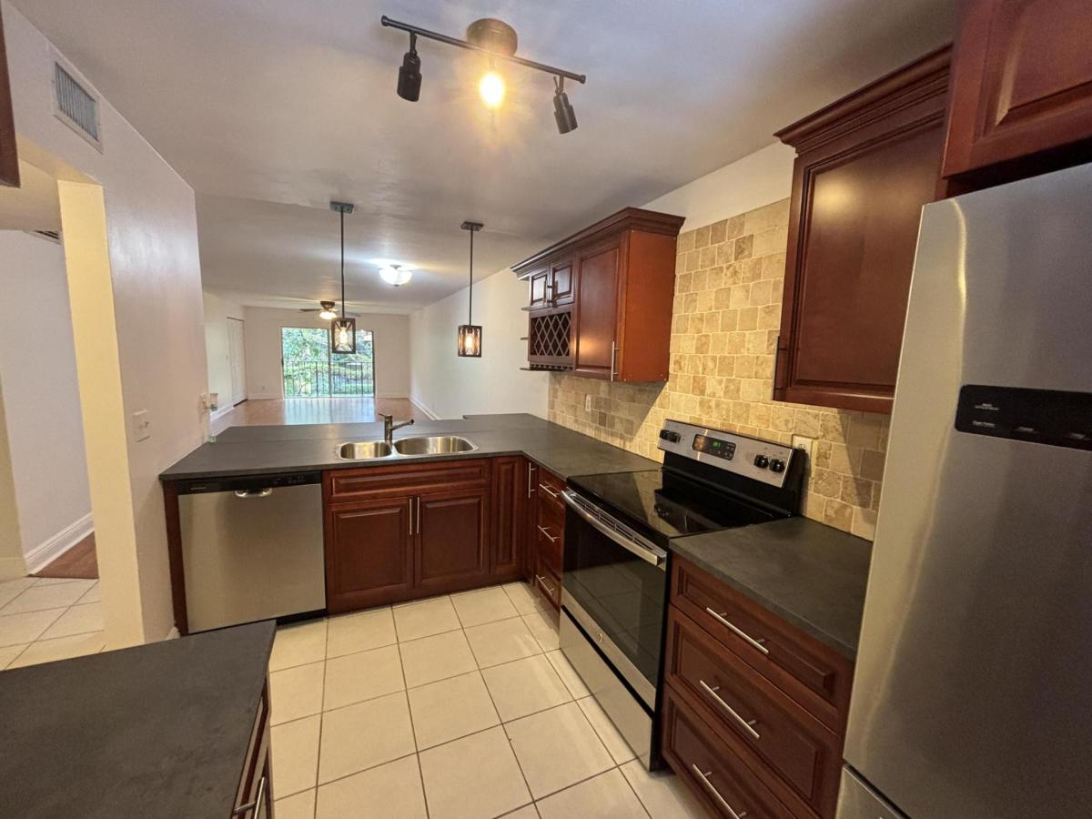 MLS #RX-11104595 image #0