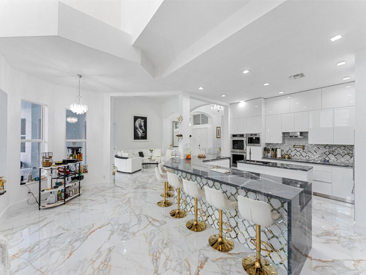 MLS #RX-11105924 image #0