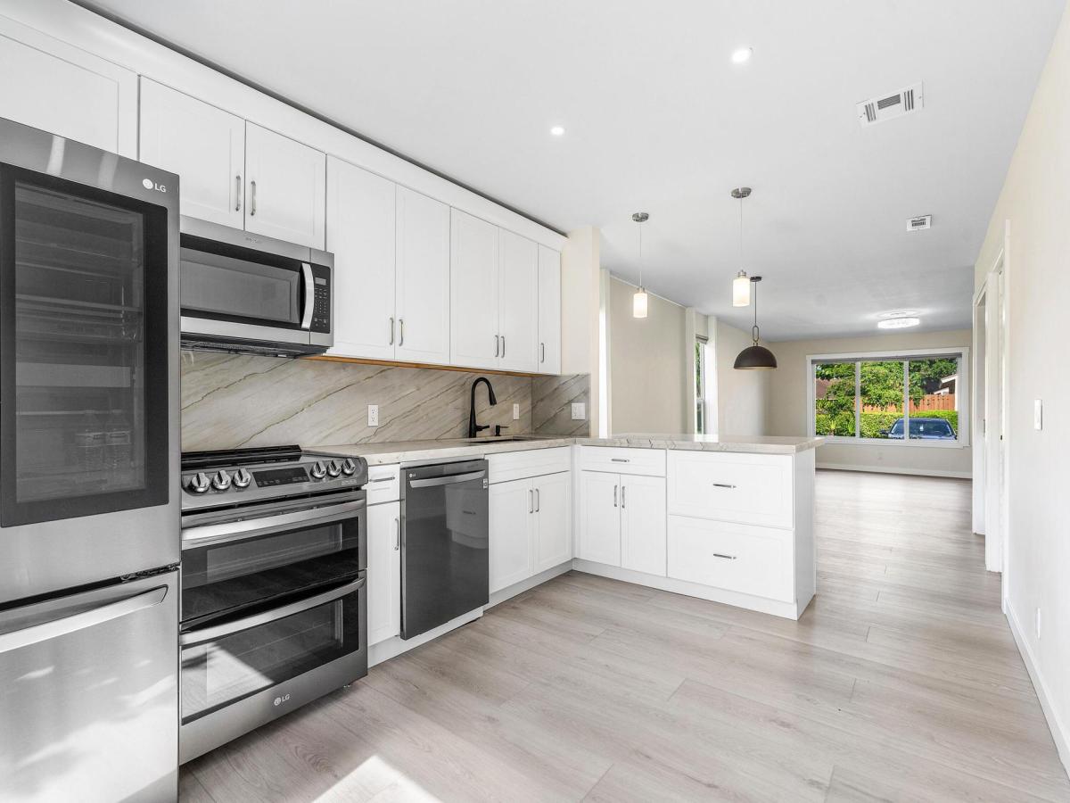 MLS #RX-11106209 image #0