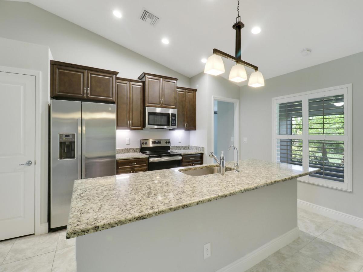 MLS #RX-11106409 image #0