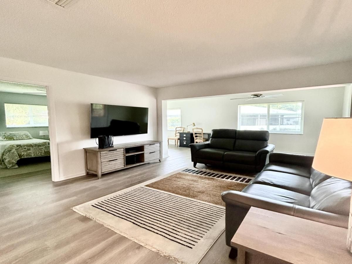 MLS #RX-11106471 image #0