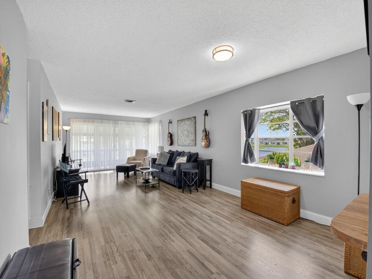 MLS #RX-11107144 image #0