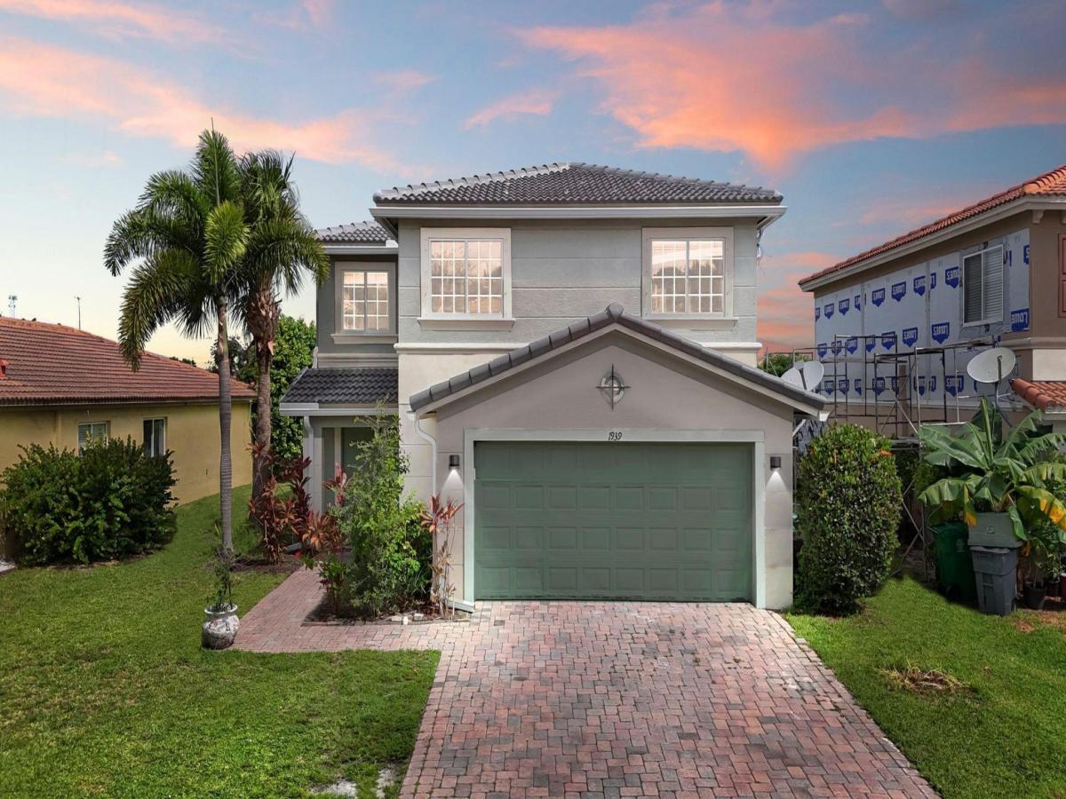 MLS #RX-11107306 image #0