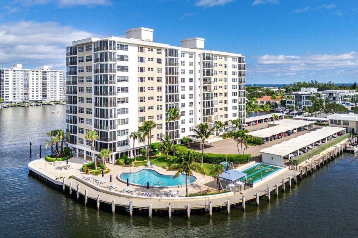 MLS #RX-11075390 image #0