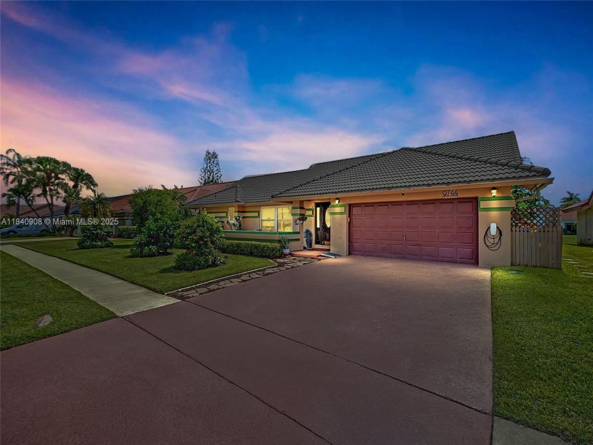 MLS #RX-11109573 image #0